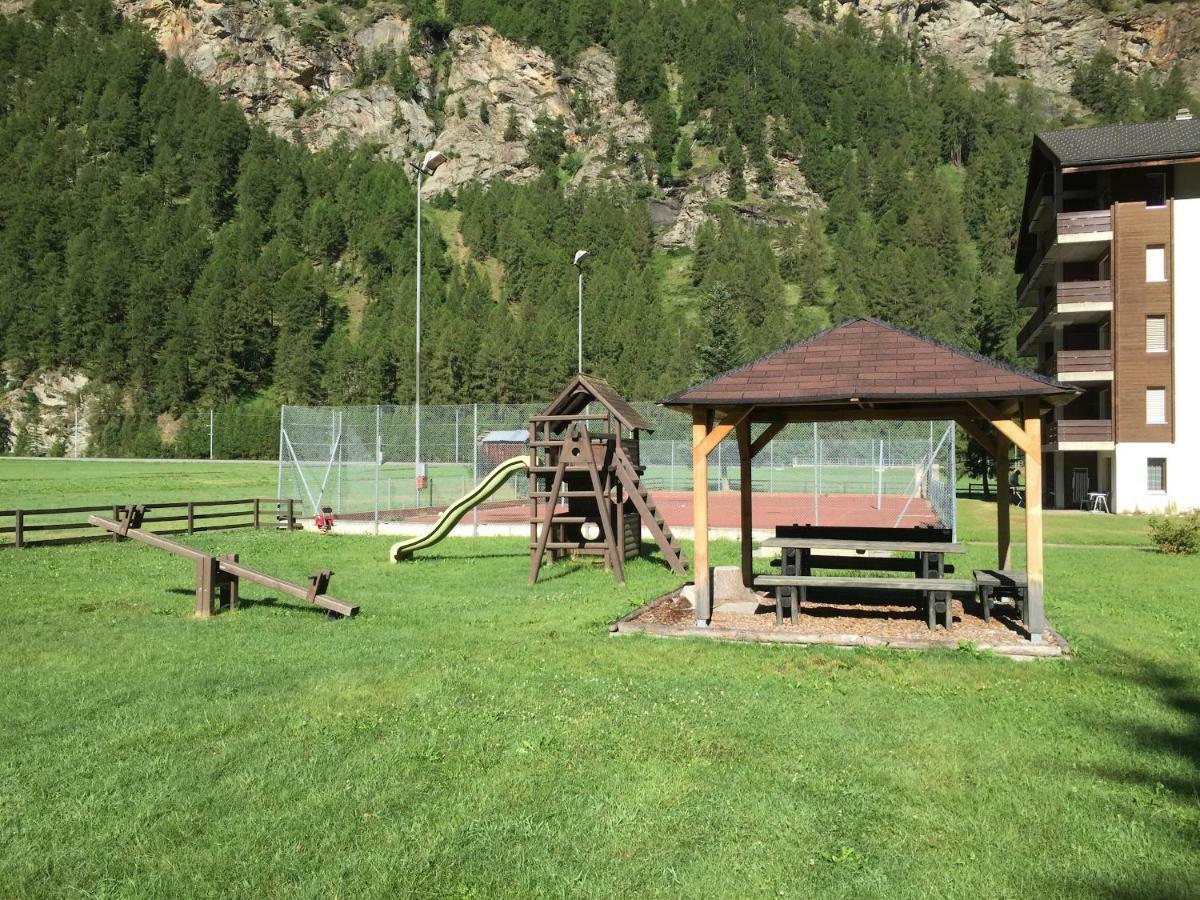 Monte Rosa D 412 Aparthotel Tasch Luaran gambar